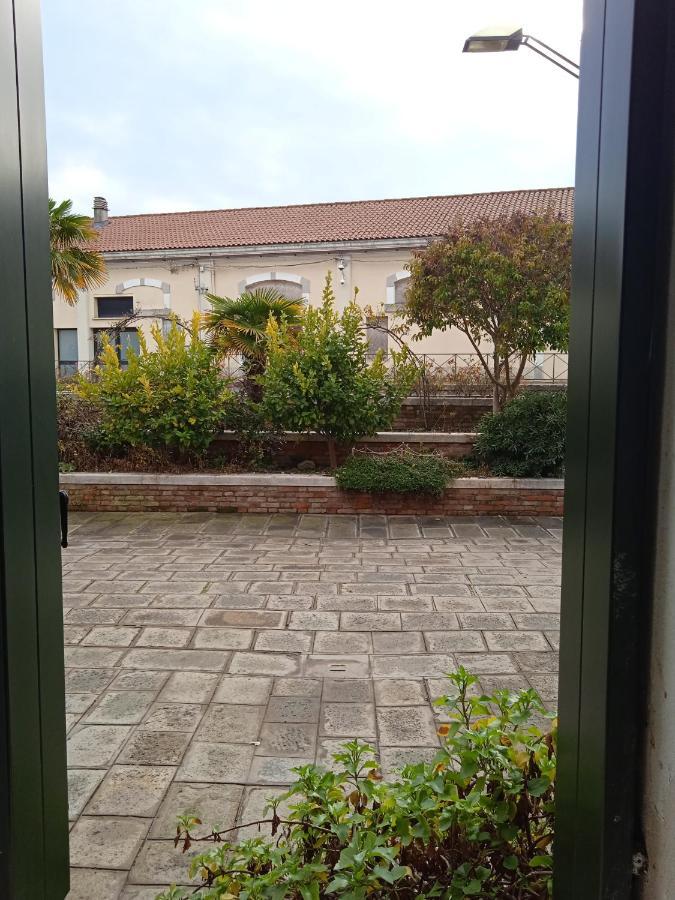 Sestiere Dorsoduro, A Due Passi Da Zattere Apartamento Veneza Exterior foto